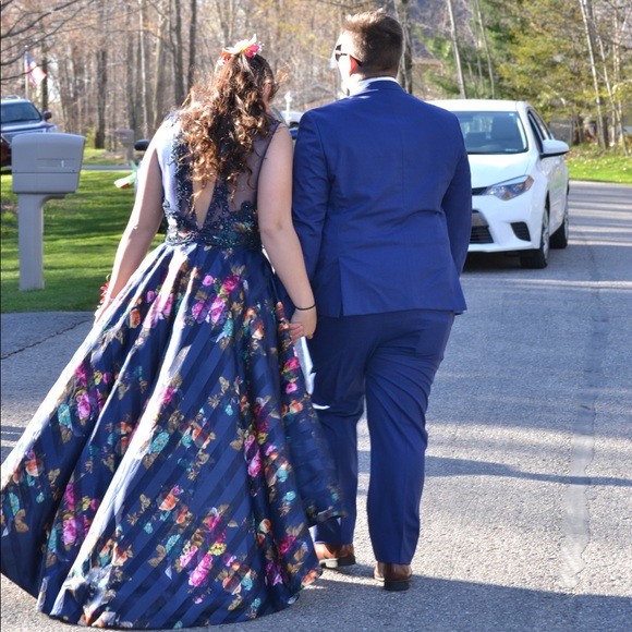 Prom Dress - Picture 5 of 7